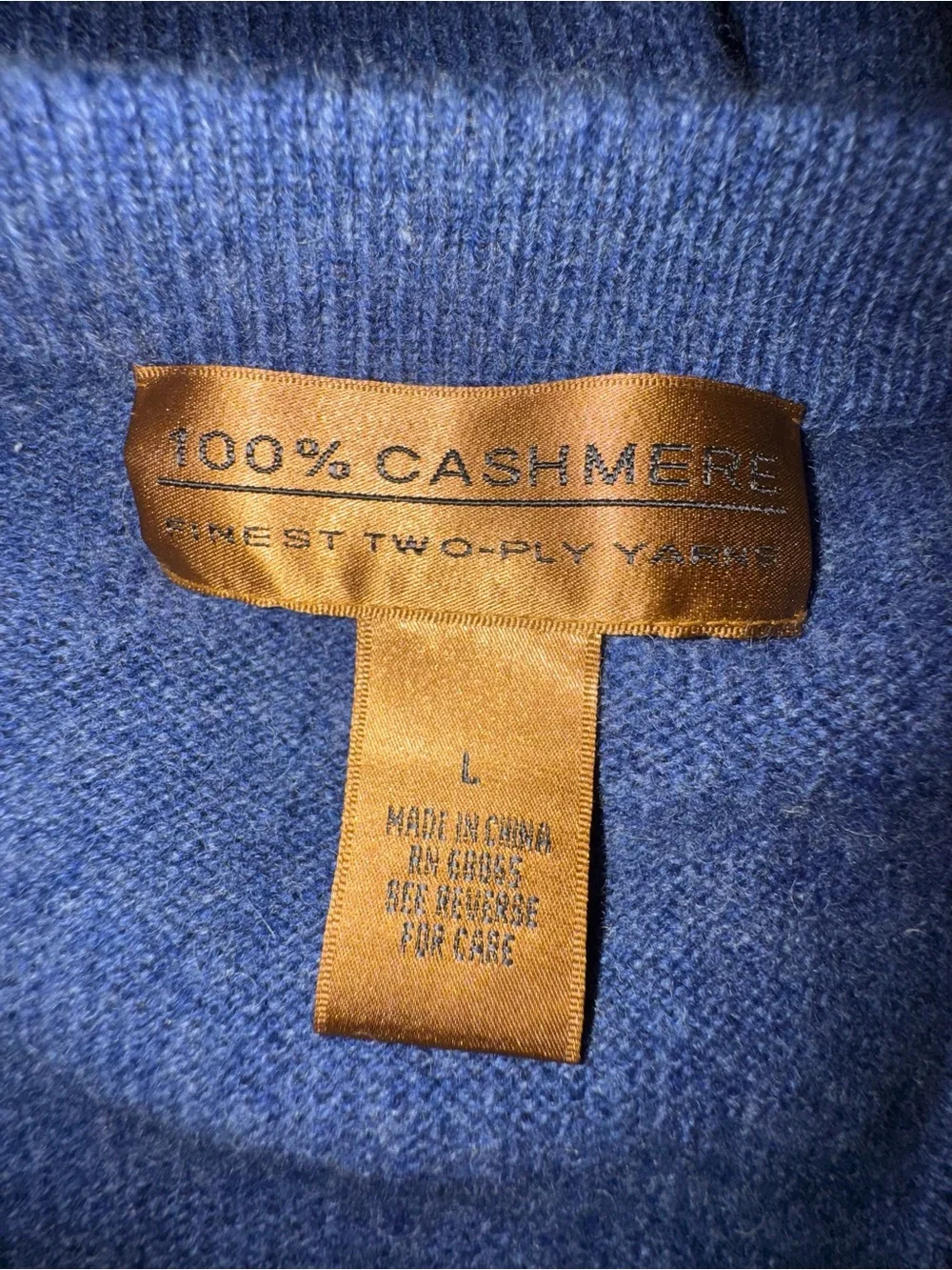 Men’s Large 100% Cashmere Blue V-Neck Two-Ply Sweater